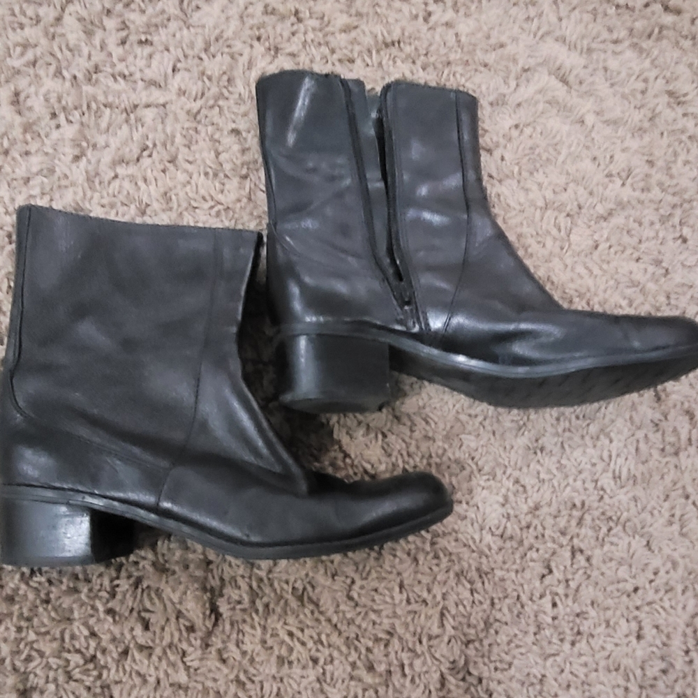 Black bootie